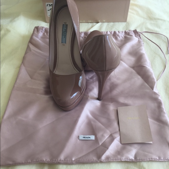 Prada nude patent pumps size 9